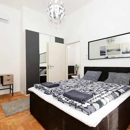 Akacfa 7 Two Bedroom Central Apartment บูดาเปสต์ ภายนอก รูปภาพ