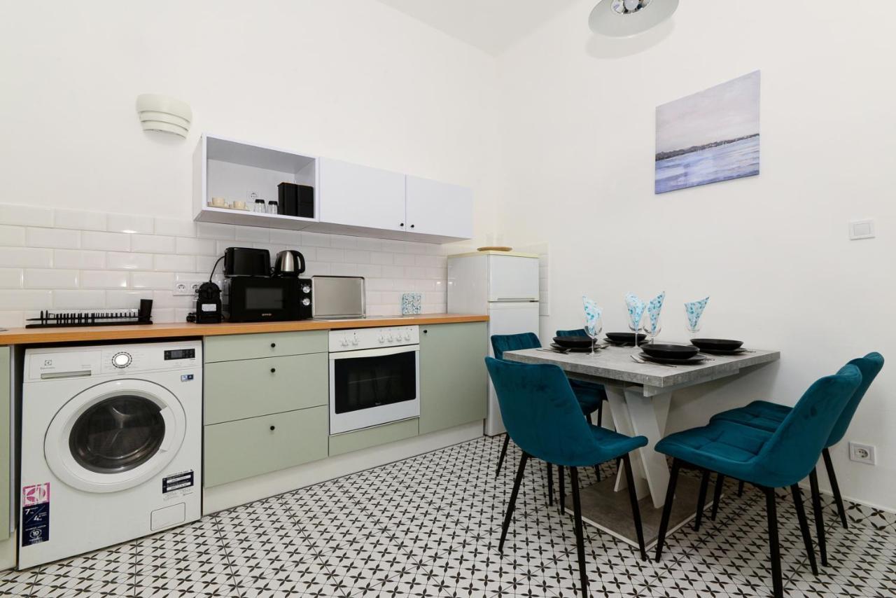 Akacfa 7 Two Bedroom Central Apartment บูดาเปสต์ ภายนอก รูปภาพ