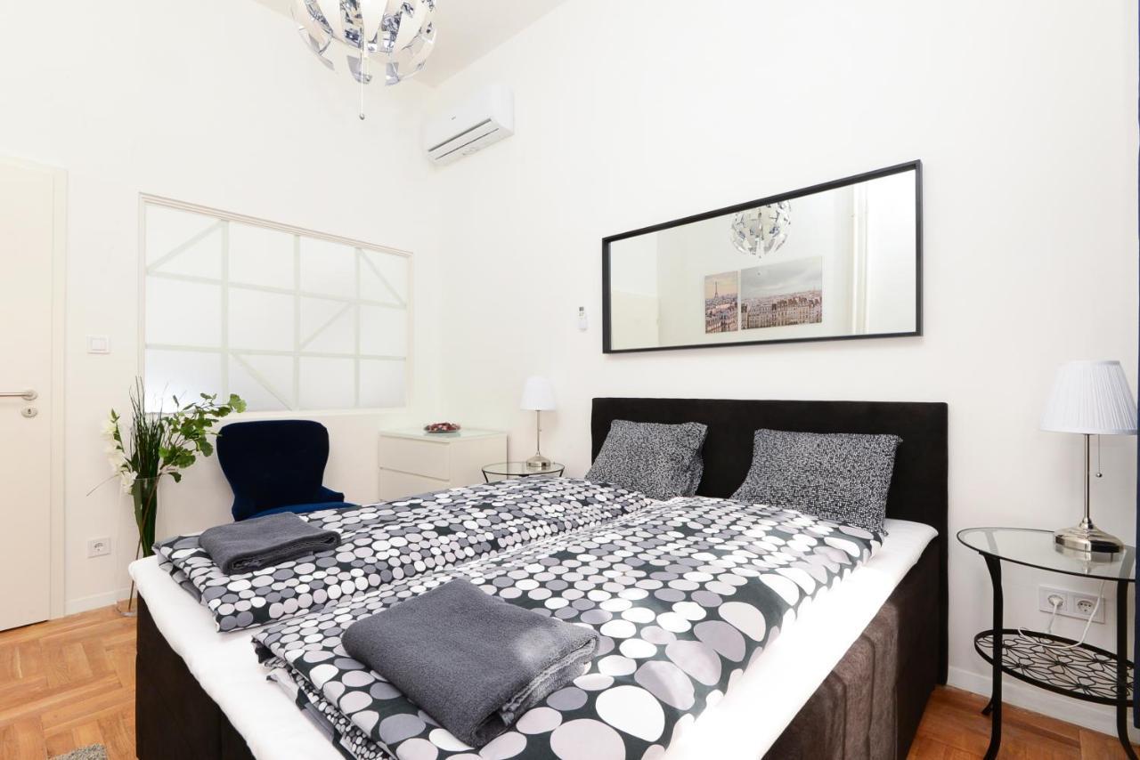Akacfa 7 Two Bedroom Central Apartment บูดาเปสต์ ภายนอก รูปภาพ